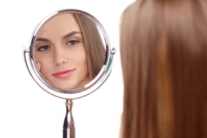 赤ら顔対策には化粧水選びが重要なの？